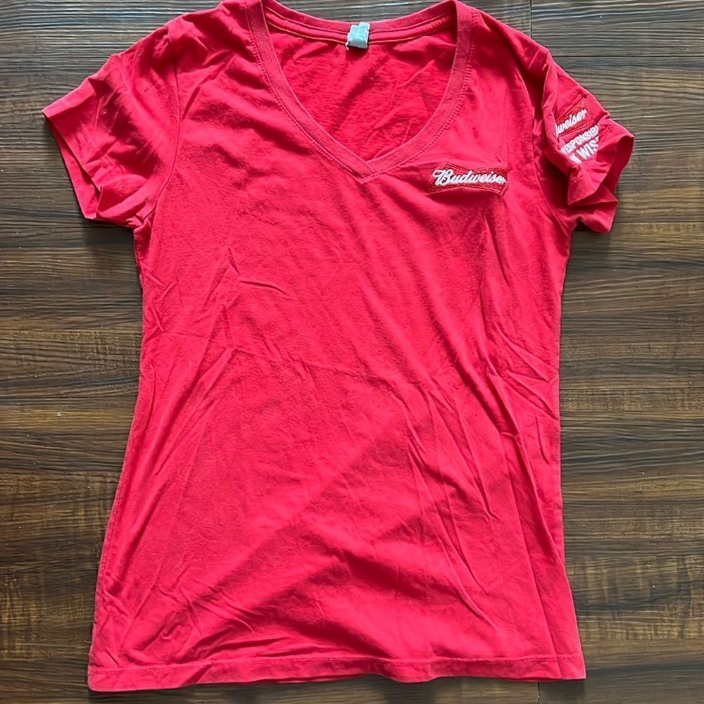 Women’s Budweiser V Neck T Shirt - Like New - Size Small - Excellent Condition